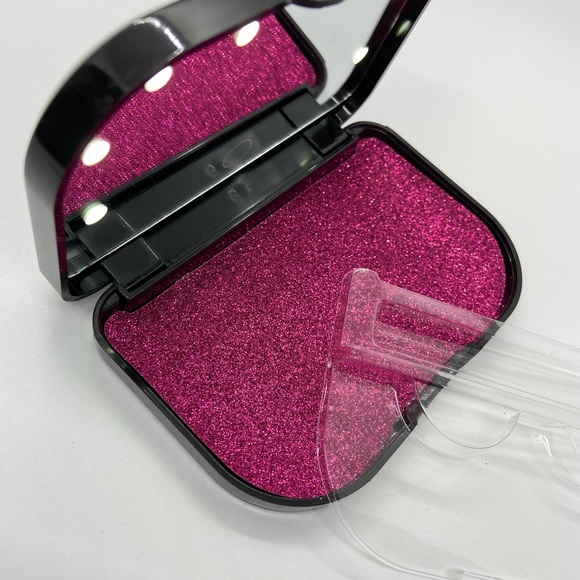 Mirror 🪞 - Picture 4 of 5